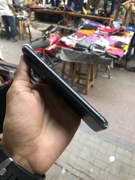 iPhone XS dual sim offical pta 64gb need Cash 4