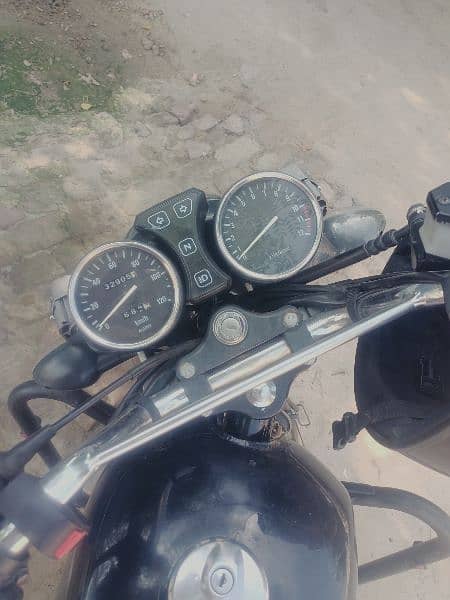 Suzuki GS 150 cc 11