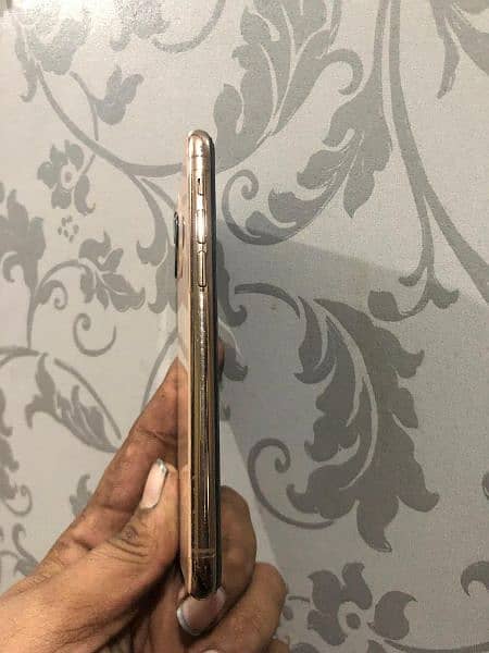 I phone 11 pro gold non pta factory unlock 4