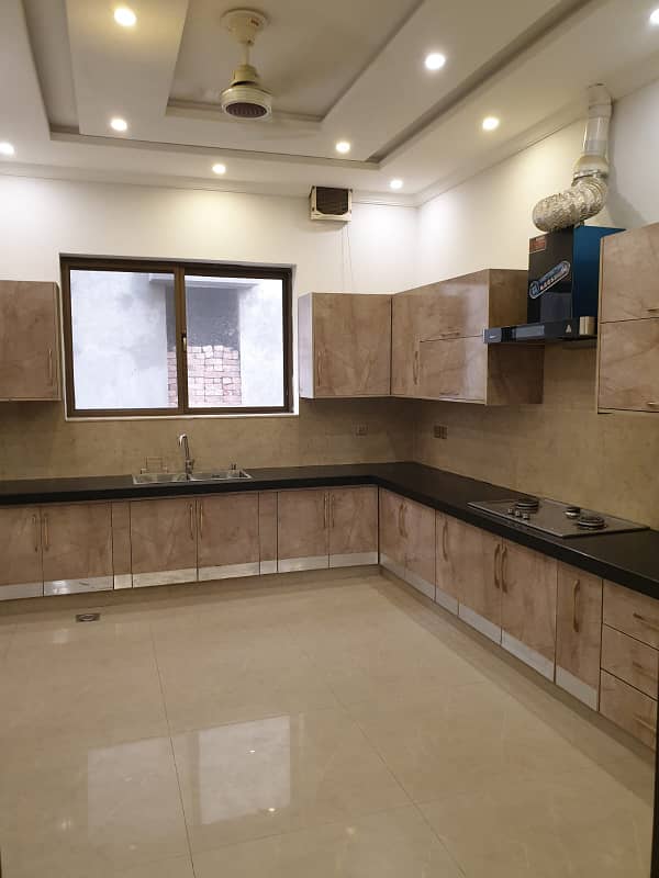 One Kanal Non-Furnished Brand New Upper Portion For Rent In Bahria Town, Lahore. 13