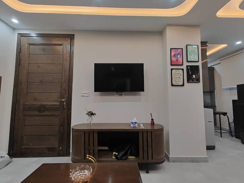 One Bed Furnished Brand New Apartment For Rent In Bahria Town, Lahore. 7