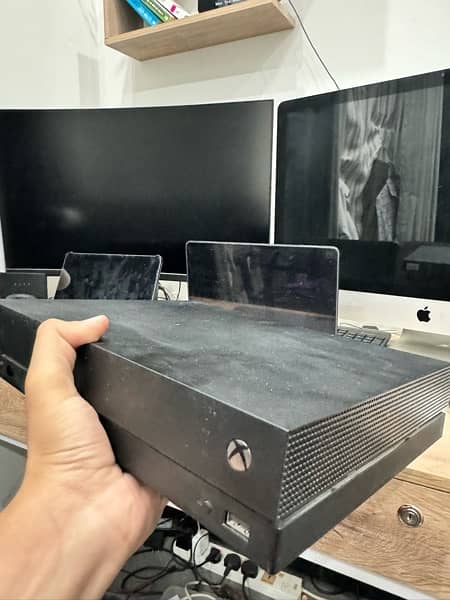 xbox one x, 1tb 1x console 7