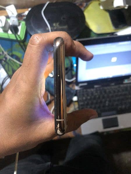 iPhone 11 pro max 256GB pta 5