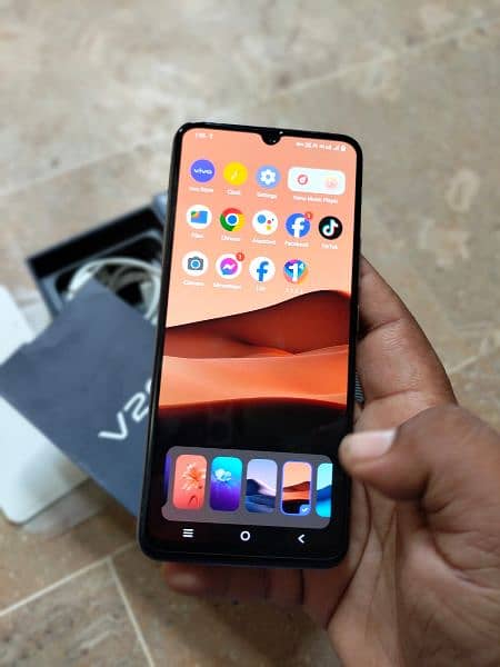 Vivo V20 8 gB Ram 128 GB Momery Full Box 0310/400/71*94* 1