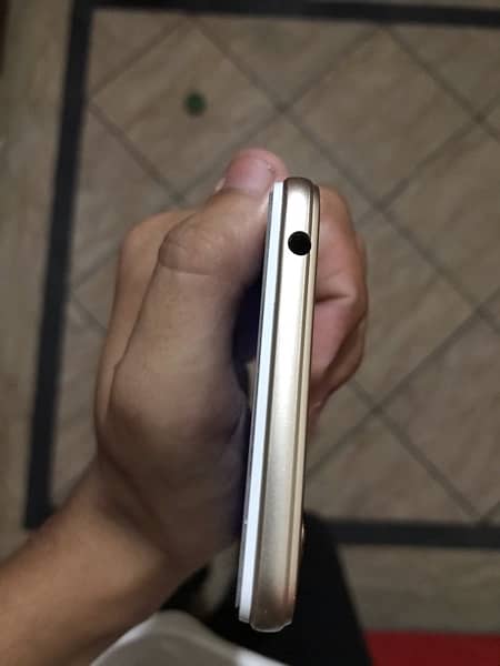 Oppo A37F 4/64 condition 10/10 ha 4