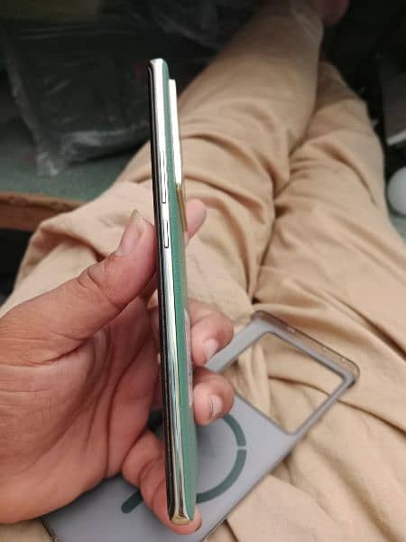 infinix note 40 pro all ok he box charger sath he 7