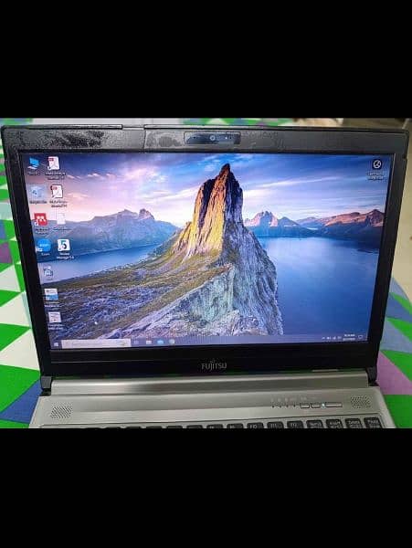 Fujitsu Lifebook E736 core I5 6th Generation 4