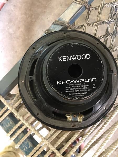 KENWOOD WOOFER AND SPEAKERS 3