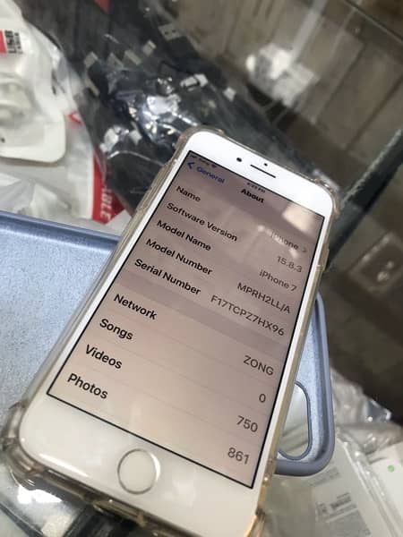 IPhone 7 Gold Colour 3