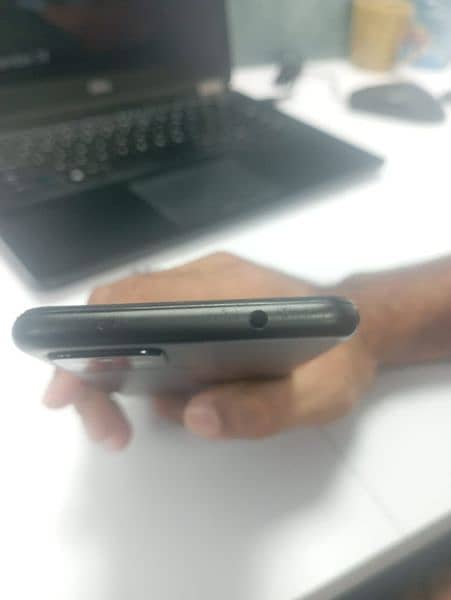 Google pixel 4a5g in good condition 4