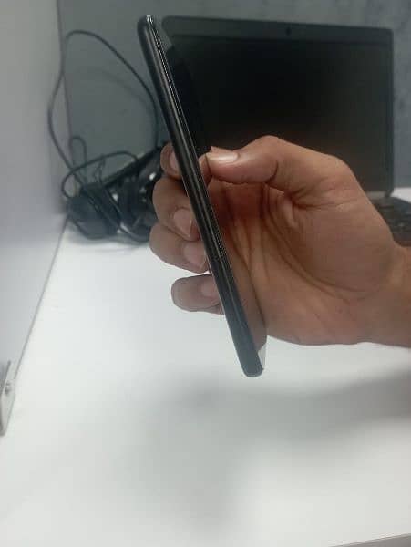 Google pixel 4a5g in good condition 6