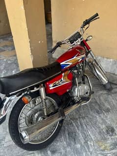 Honda 125 Red Colour