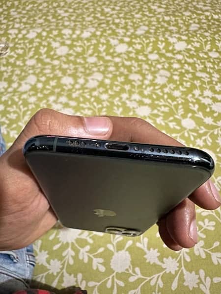 IPhone 11 Pro 64gb pta approved in cheap 3