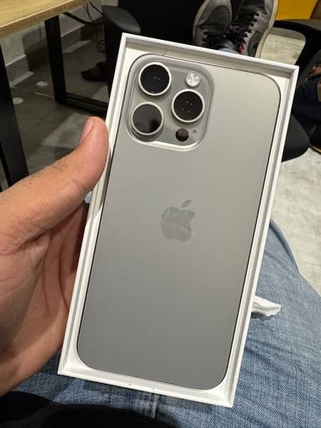 iPhone 15 Pro Max LLA Factory Unlocked Natural Titanium 0