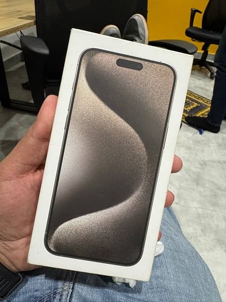 iPhone 15 Pro Max LLA Factory Unlocked Natural Titanium 5