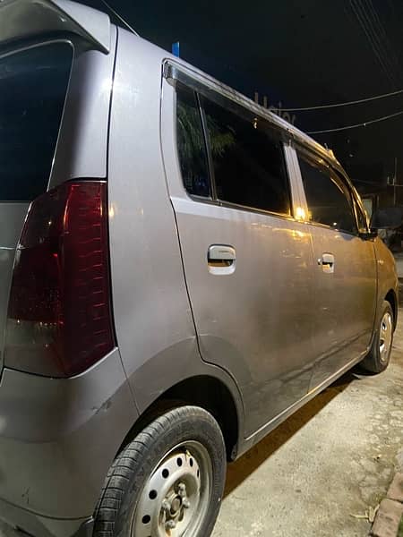 Suzuki Wagon R 2018 4