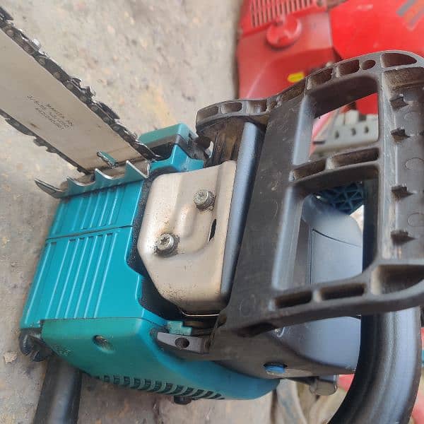 Makita DCS 341 Chainsaw 2