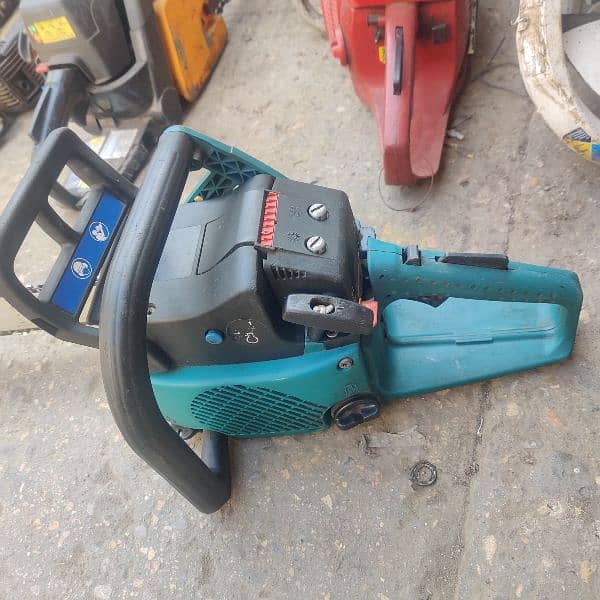 Makita DCS 341 Chainsaw 6