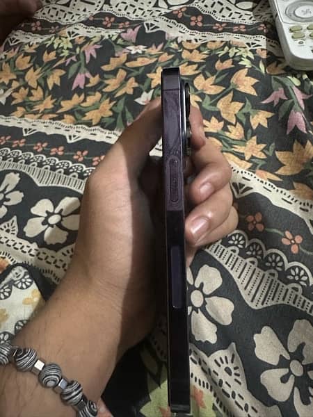 iPhone 14 pro deep purple 3