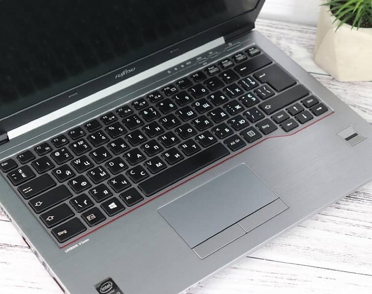 FOR SALE: Fujitsu Laptop - Perfect Condition! 2