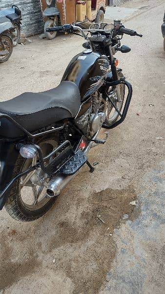 Suzuki GS SE 150 Model 2017 Karachi 6