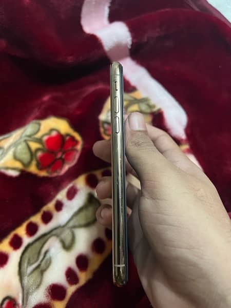 iPhone Xs 512 GB Factory Unlocked 5