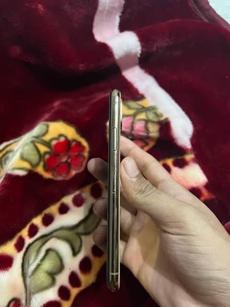 iPhone Xs 512 GB Factory Unlocked 6