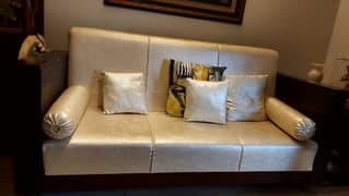 9/10  condition woden sofa set