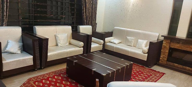 9/10  condition woden sofa set 4