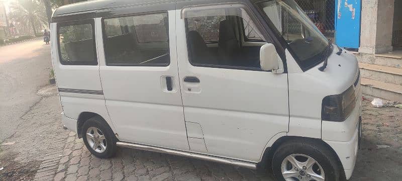 mini van mitsubishi available for rent 2