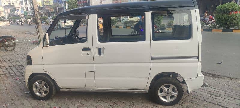 mini van mitsubishi available for rent 3