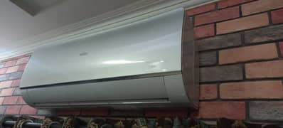 Haier 1 ton DC inverter  lush condition