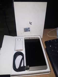 10,000rs LeEco Le2 le X520  complete accessories urgently selling