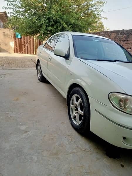 Nissan Sunny 2005 1