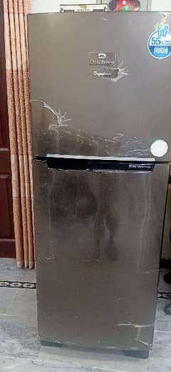 Fridge for sale Dawlance Medium size,good condition,