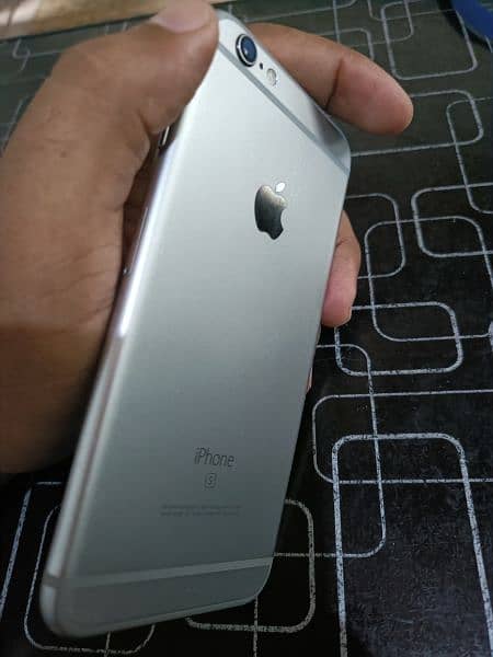 Apple Iphone 6s 32 GB 7