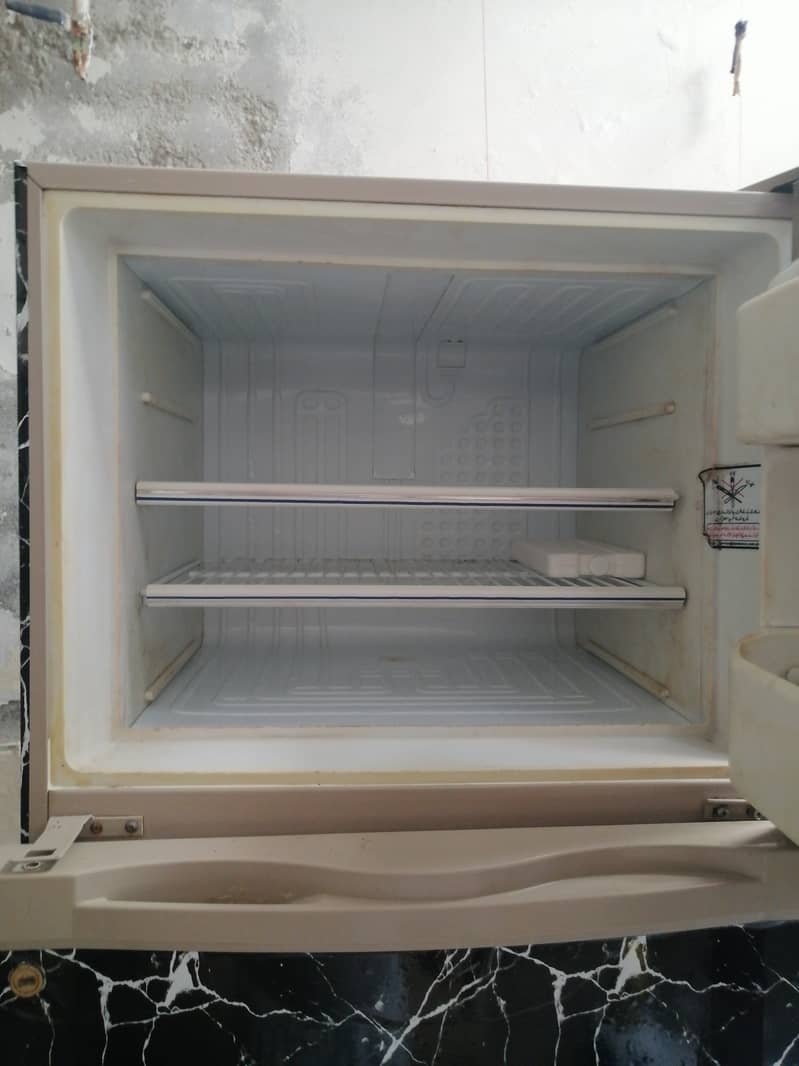 Full size Fridge 2