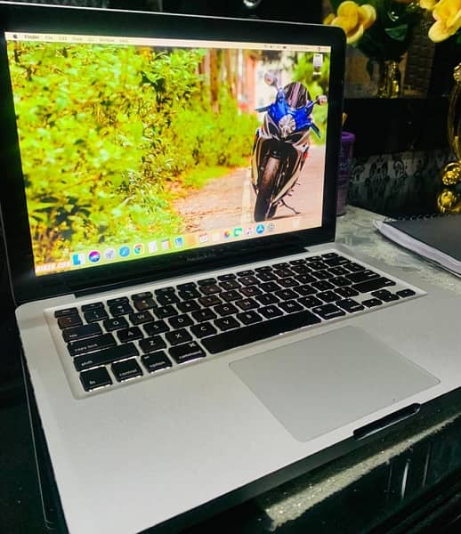 Apple Macbook Pro 13 inch 2