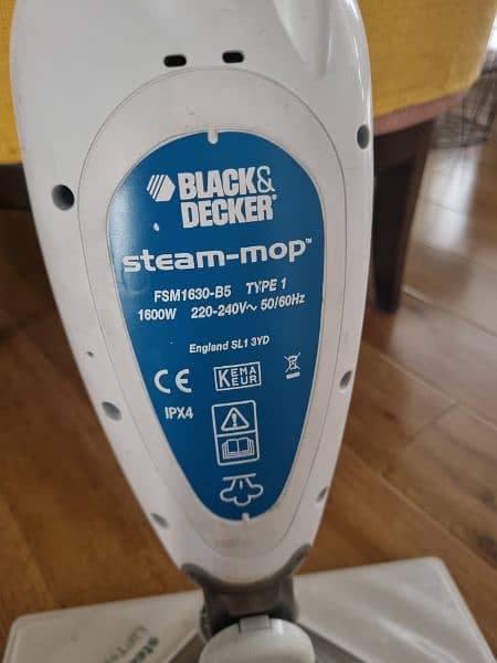 black and deker steam mop slighty used only condition 10/10 3