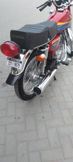 Honda 125 CG 2011 model for urgent sale