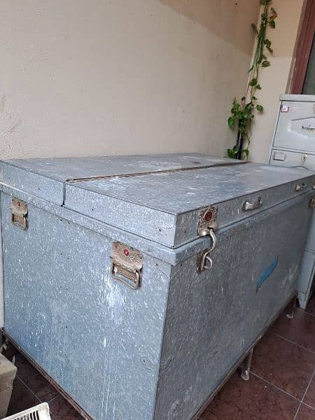 Trunk for sale 0