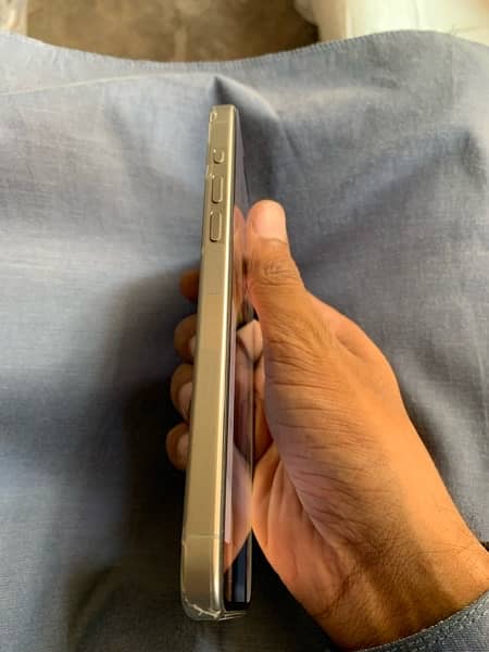 Iphone 15 prO max 256 GB Jv Natural Titanium 3