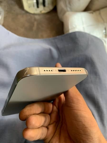 Iphone 15 prO max 256 GB Jv Natural Titanium 4