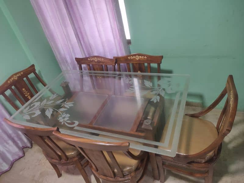 Dinning table with 6 Chairs 1