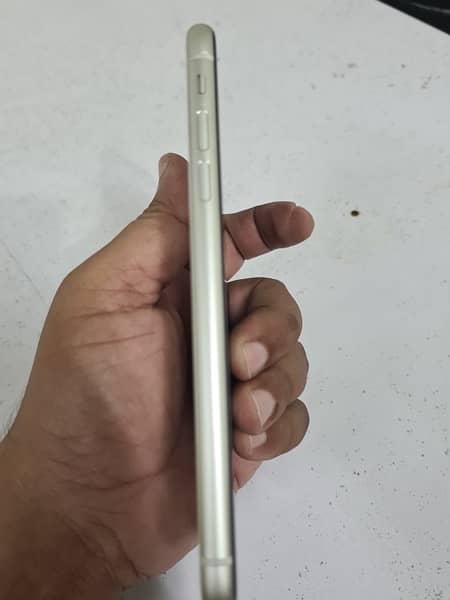 iPhone 11 just like brand new 64 gb 4