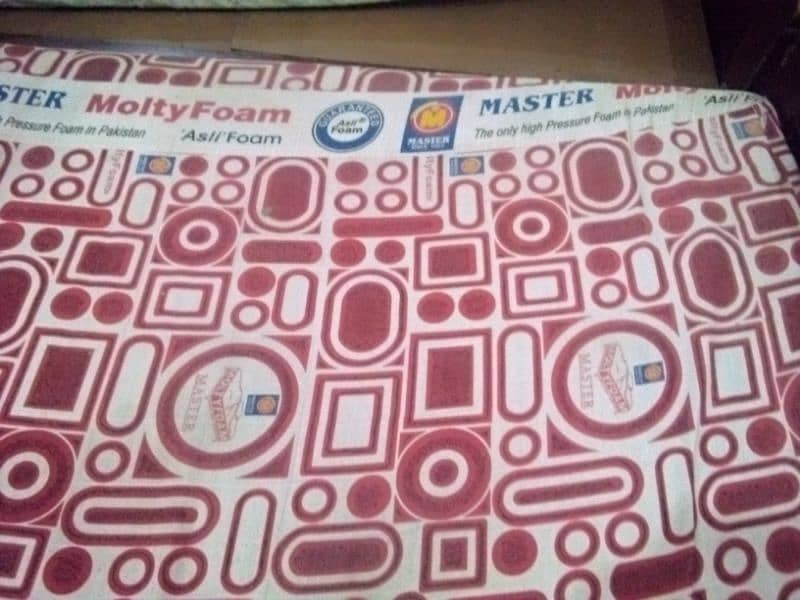 used single bed 2 mattress master molty foam 2