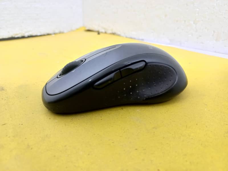 Wireless Logitech Keyboard and Mouse Combo with Dongle 9