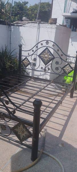 iron Bed and Dining table for sale in Islamabad 5