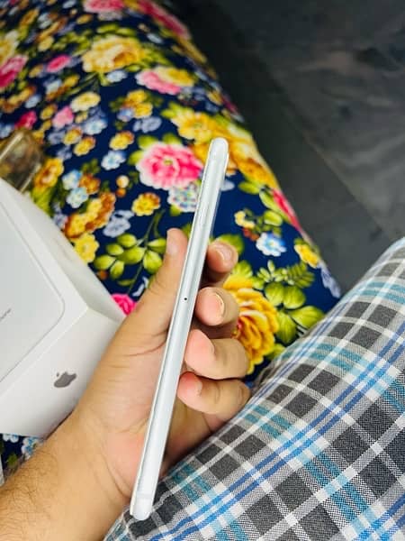 iphone 8 plus pta approved with box all geniun 6