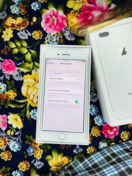 iphone 8 plus pta approved with box all geniun 9